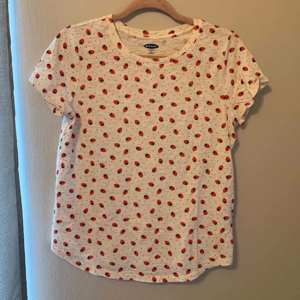 Strawberry 🍓 Polka Dots Graphic T-Shirt